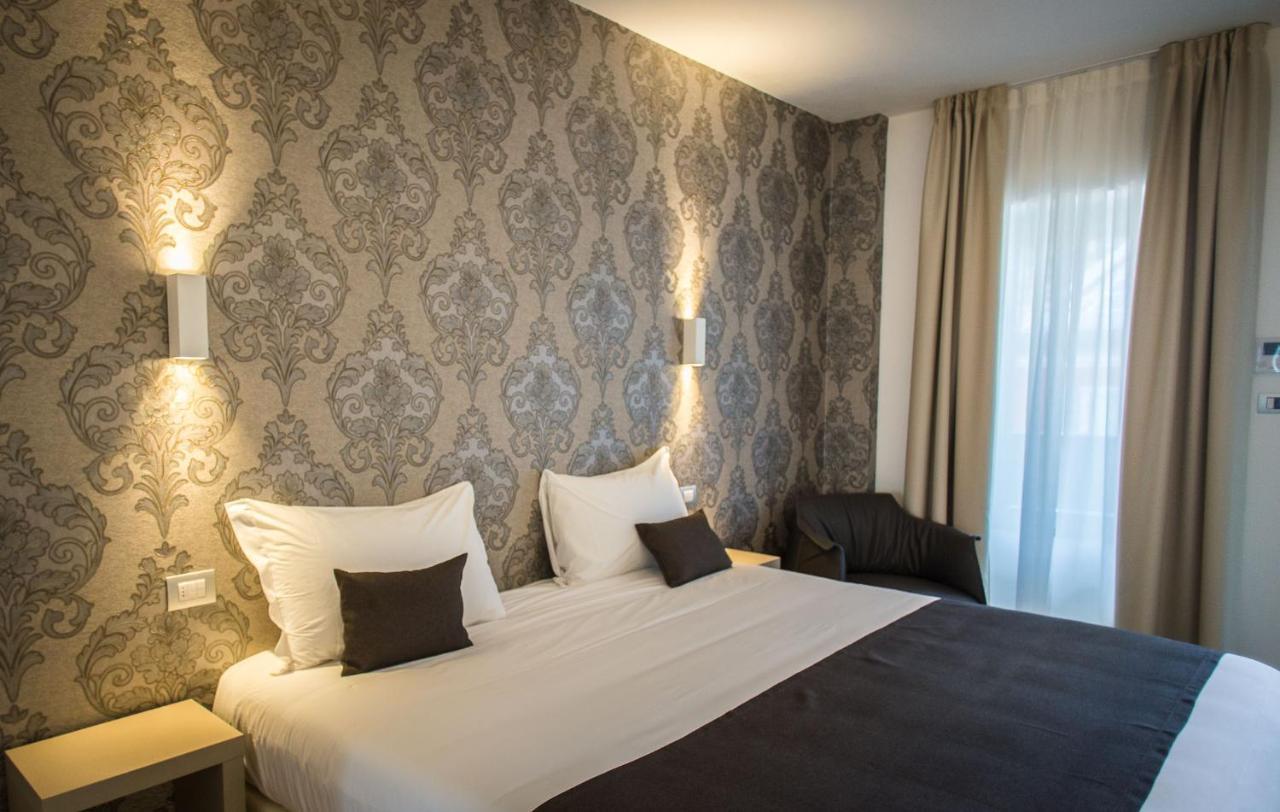 Hotel Ponti Angera Ngoại thất bức ảnh