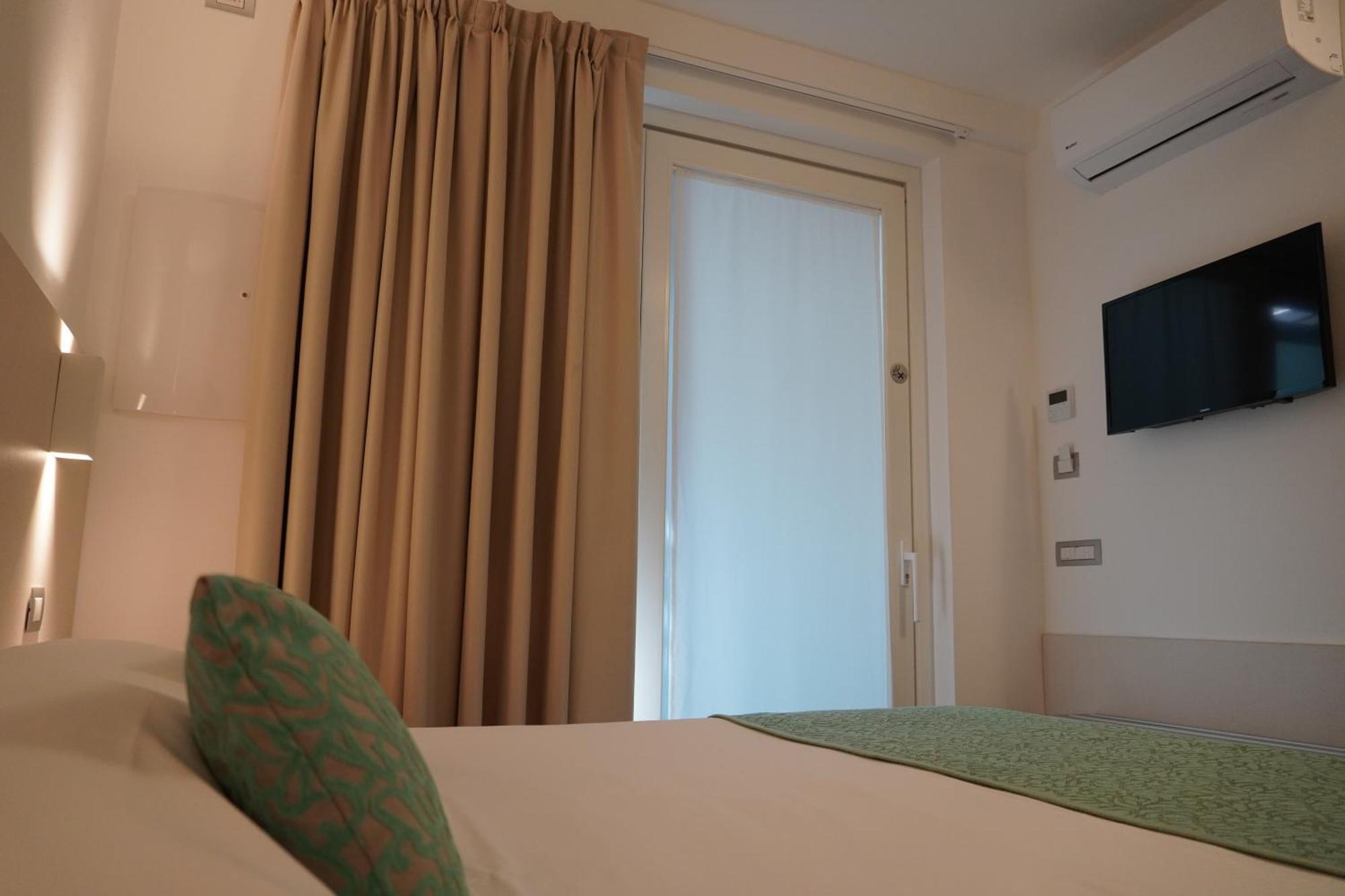 Hotel Ponti Angera Ngoại thất bức ảnh