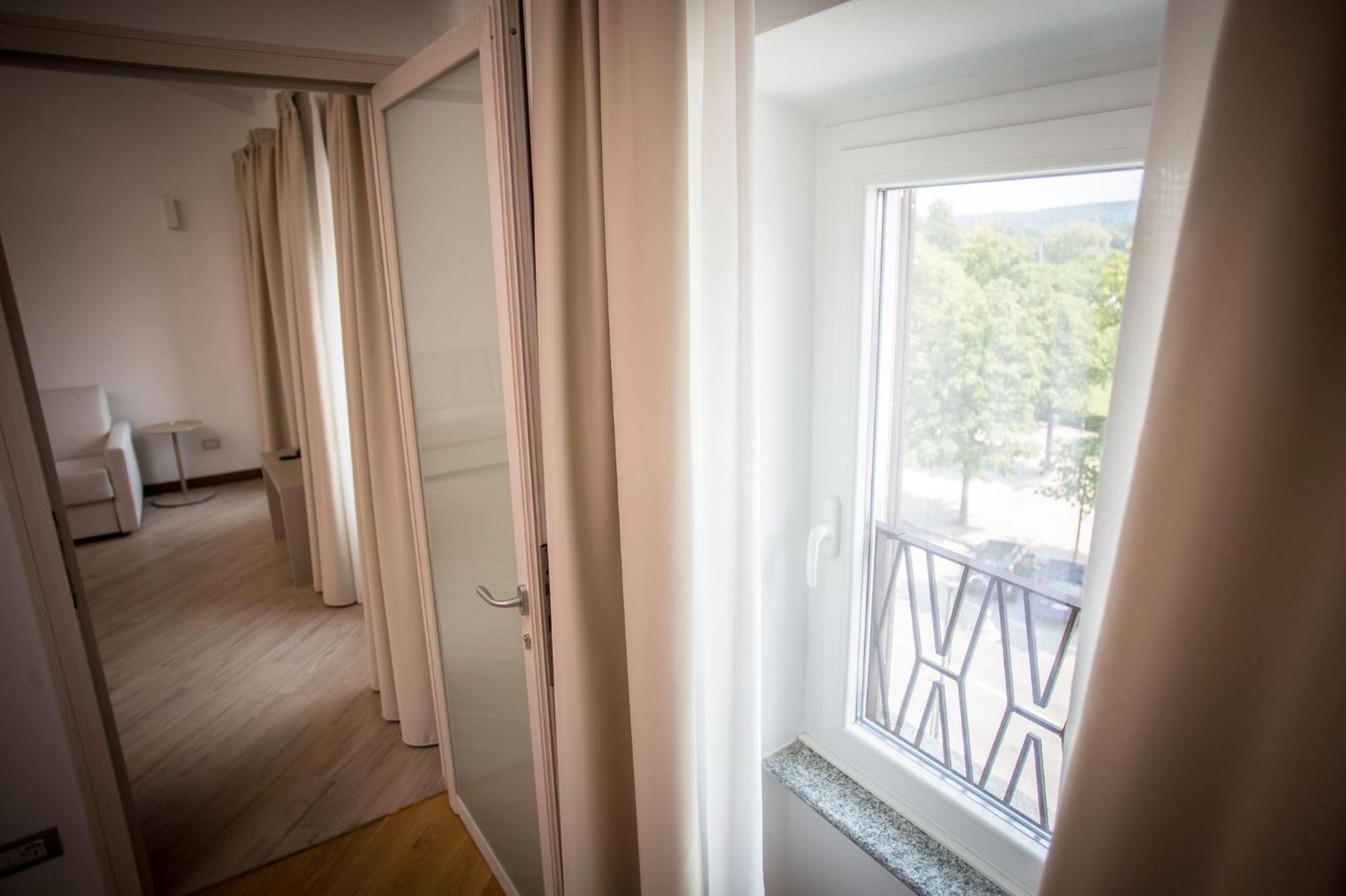 Hotel Ponti Angera Ngoại thất bức ảnh