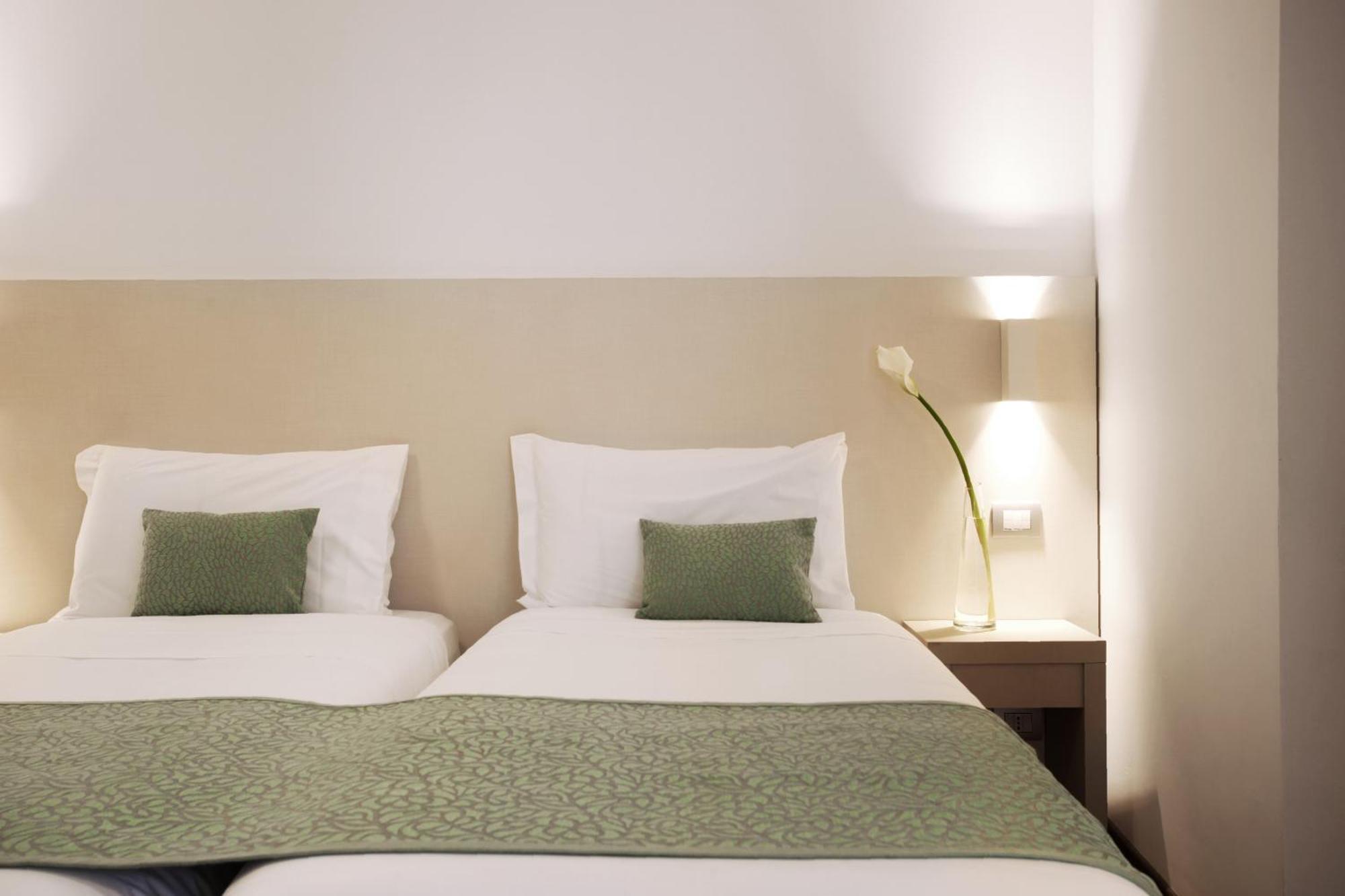 Hotel Ponti Angera Ngoại thất bức ảnh