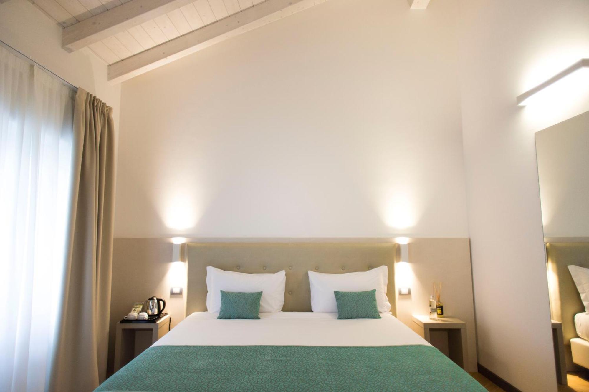 Hotel Ponti Angera Ngoại thất bức ảnh